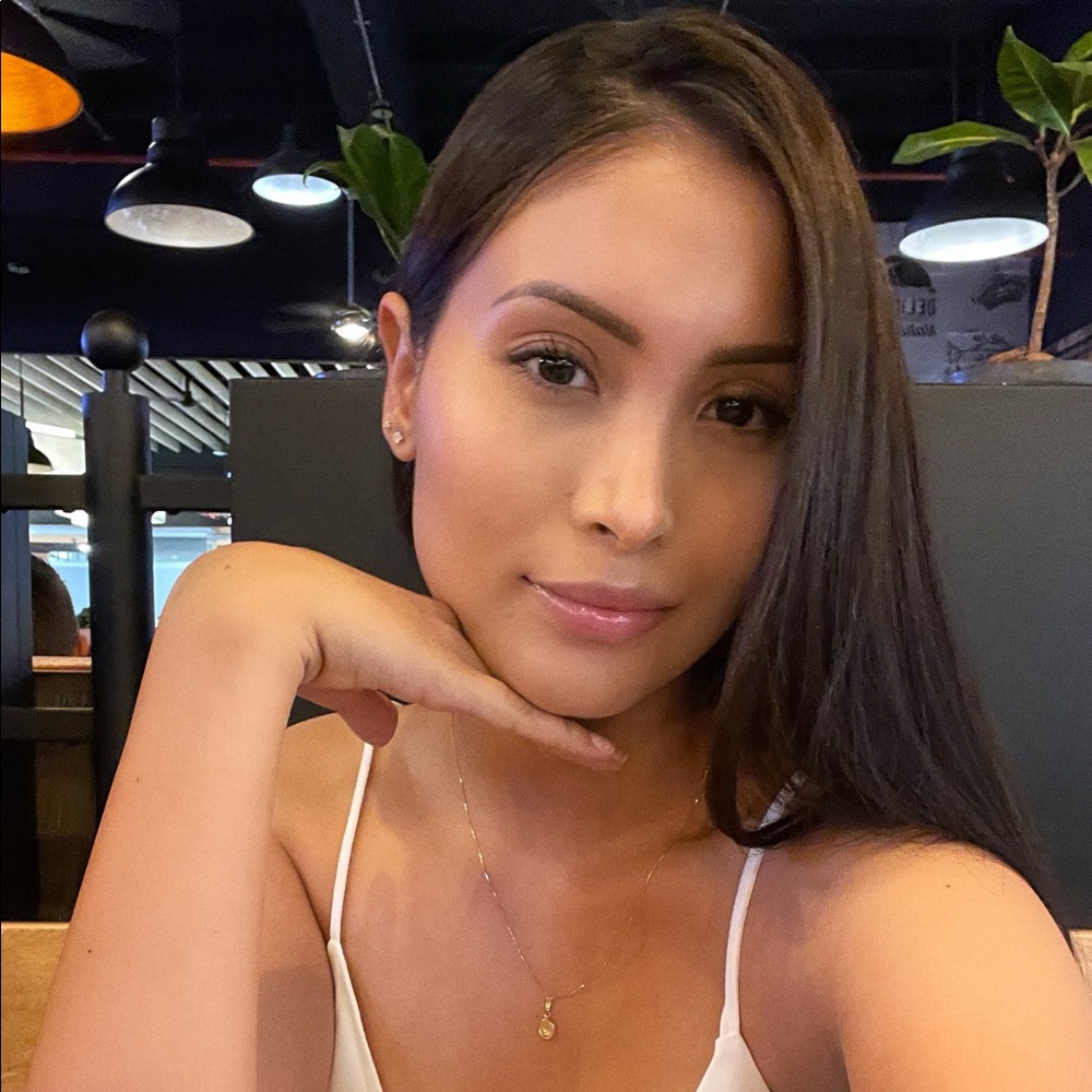 Meet your Posher, Laura